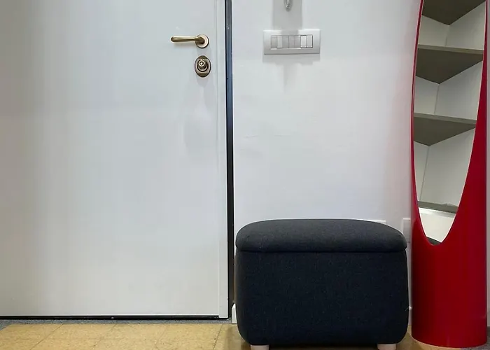 Daire Davide Host | Urban Garden 20 Min. Duomo *